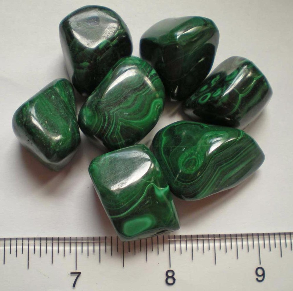 Malachite - 7 Tumbled Stones rt555e