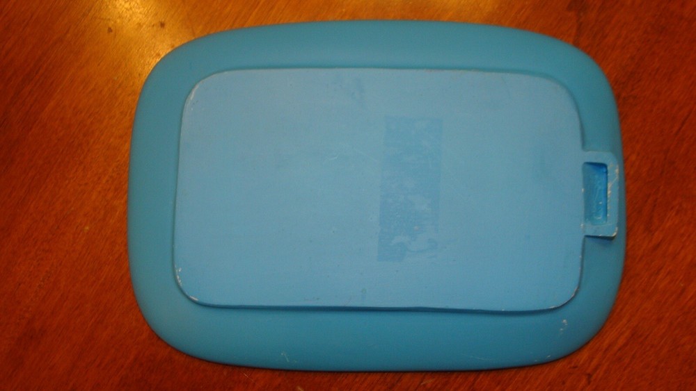 PRAHA NUT OR SNACK DISH ~ 7.5”x5” ~ Great Condition ~