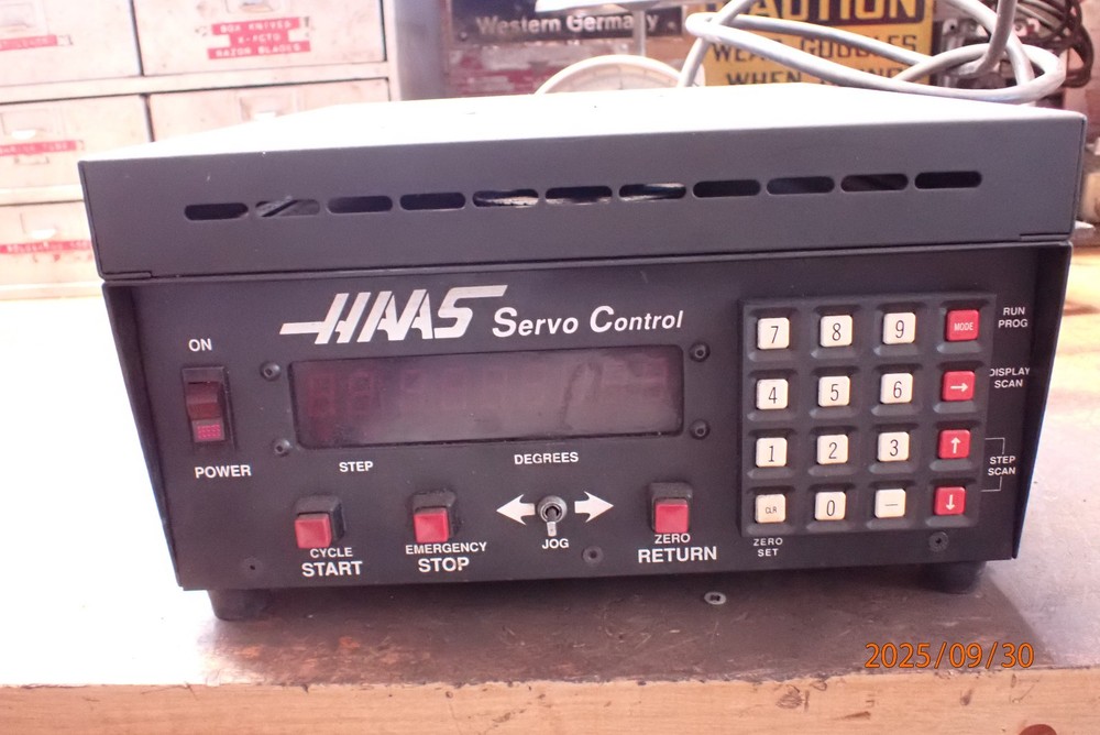 OLDER HAAS SERVO CONTROL POWERS UP  FOR PARTS NEEDS WORK