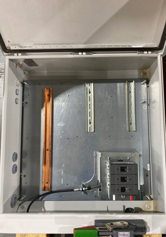 Rittal WM 8017548 Enclosed Industrial Control Panel W/ABB Disconnect