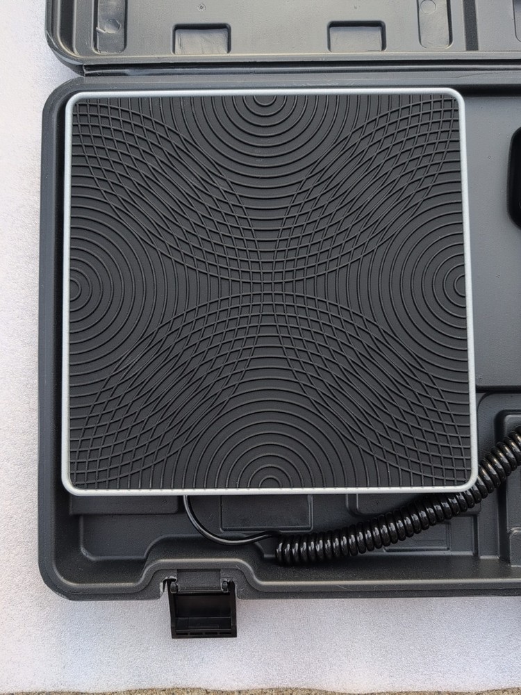 220lb Refrigerant Scale with Wired Controller, Memory Function & Hard Case.