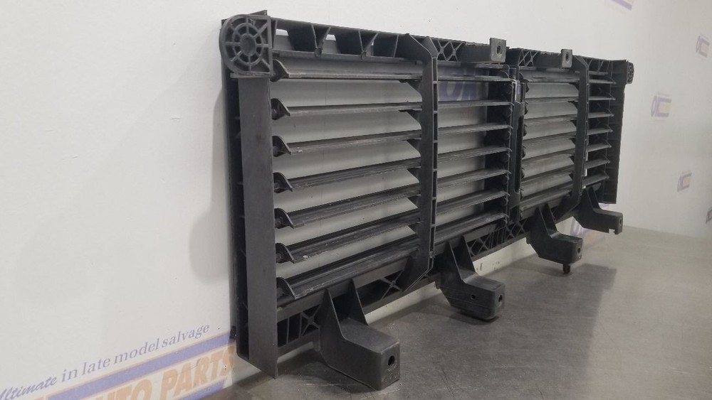 24 DODGE RAM 2500 AIR SHUTTER 6.4L