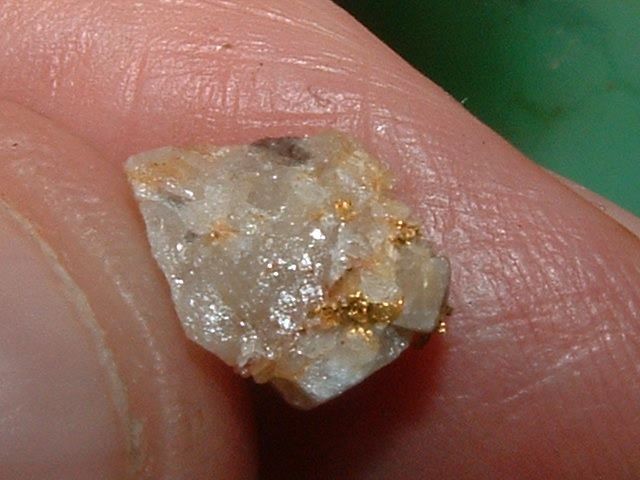 GOLD QUARTZ SPECIMEN .44 GRAM CALIFORNIA