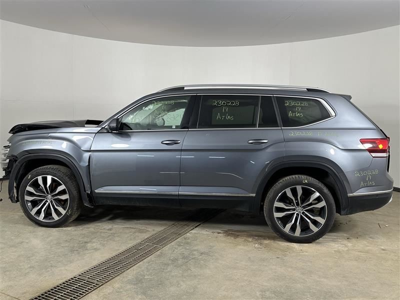 Camera/Projector Camera Front Windshield Mounted Fits 18-20 ATLAS 2474901