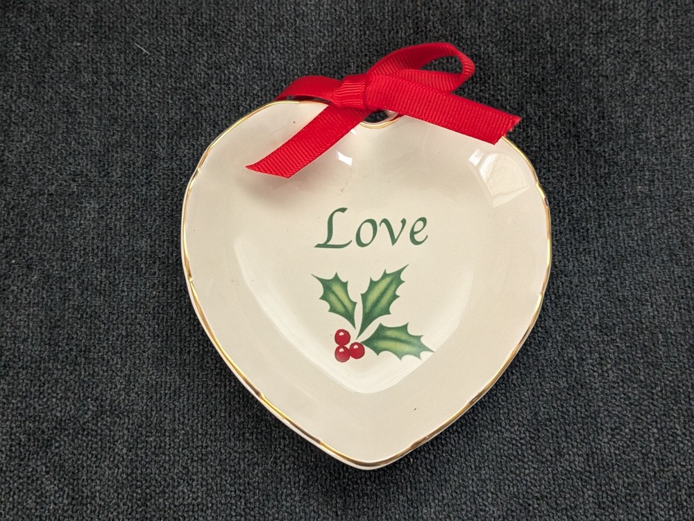 Lenox Christmas Sentiment Heart Dish LOVE