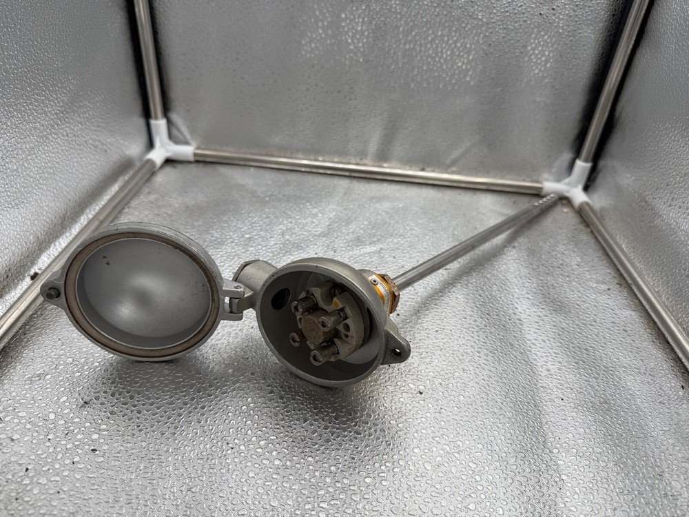 J.LTG Temperature Sensor Pt 2X100 / 06140 / Very Good Condition