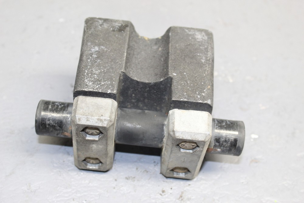 2000 ARCTIC CAT THUNDERCAT HANDEBAR BLOCK MOUNT