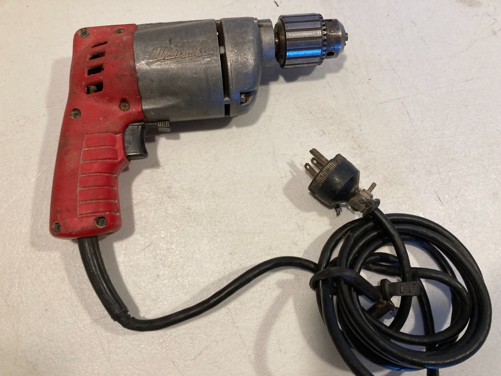 Milwaukee 3/8" Variable Speed Reversing Corded Drill Driver
