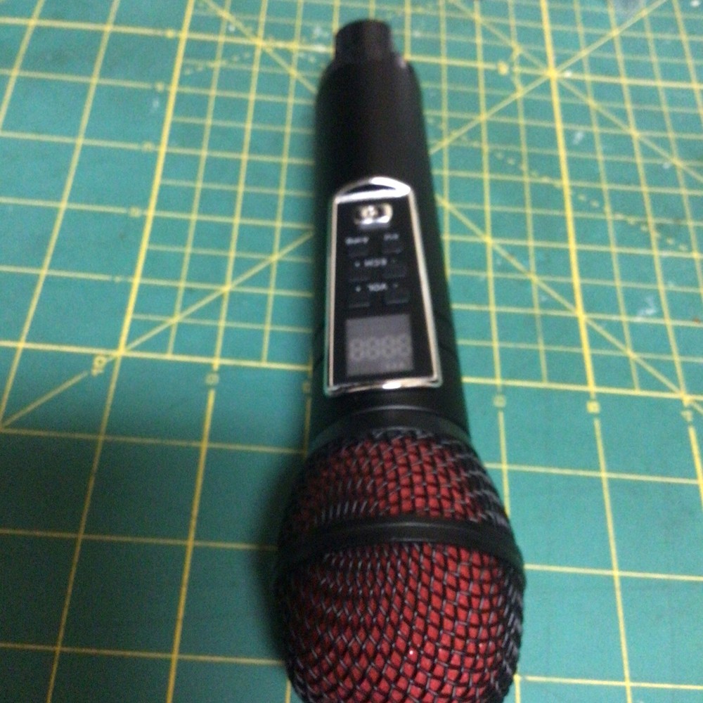 Bigasuo UHF Wireless Microphone No Charger!!
