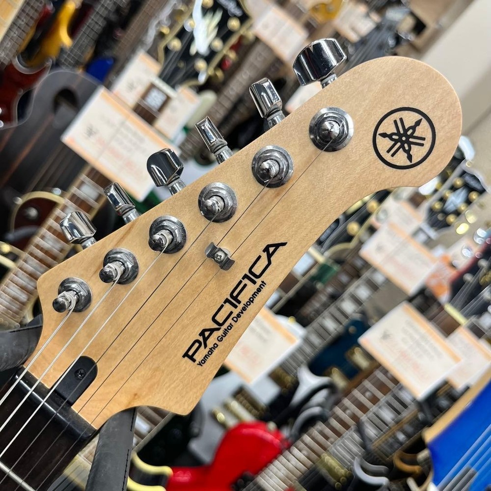 YAMAHA PAC112V Silver with Coil Tap