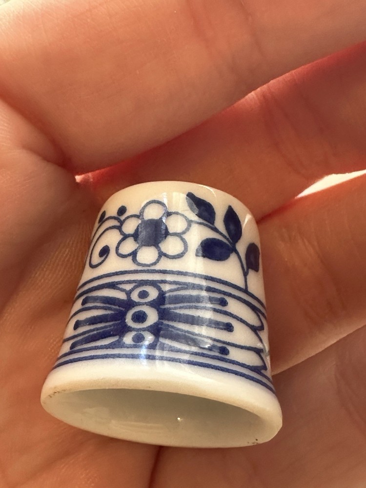 Thimbles Lot Of 5 Preowned