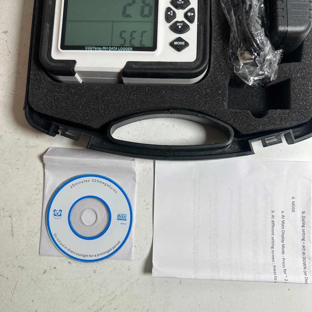 CO2/Temp/RH USB Air Handheld Temperature Humidity Recorder Data Logger Meter