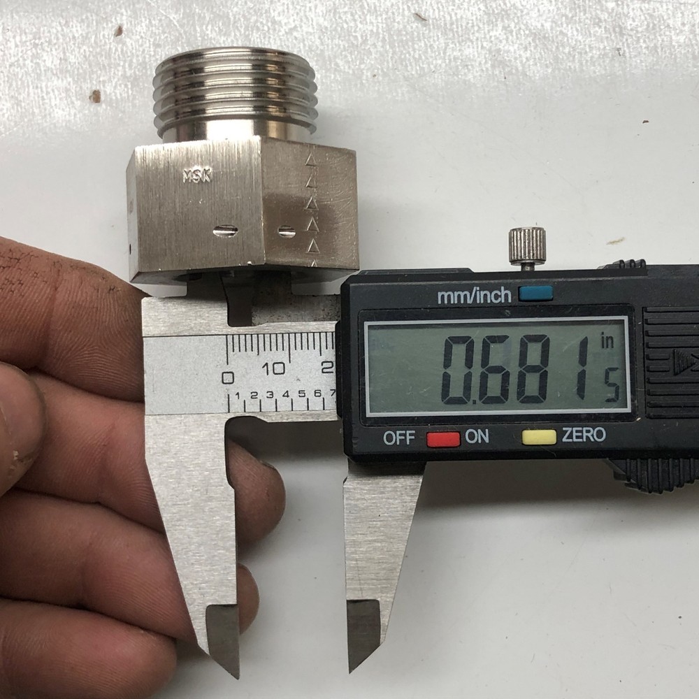 MIL SPEC STAINLESS STEEL BOSS REDUCER FITTING
