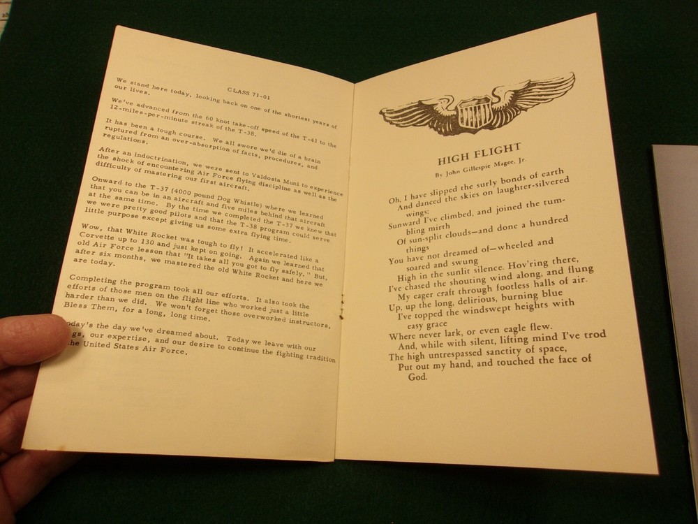 PAIR OF VTG GRADUATION PROGRAMS: USAF UNDERGRADUATE PILOT TRAINING, CLASS 71-01