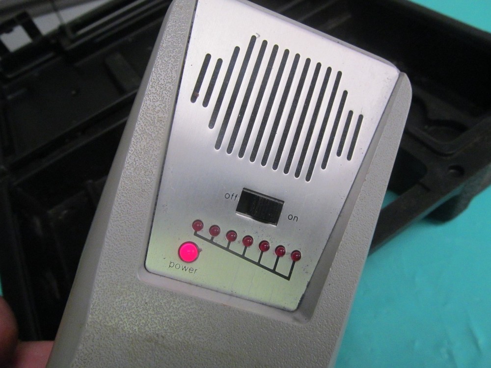 TIF 5600 AUTOMATIC HALOGEN LEAK DETECTOR USED