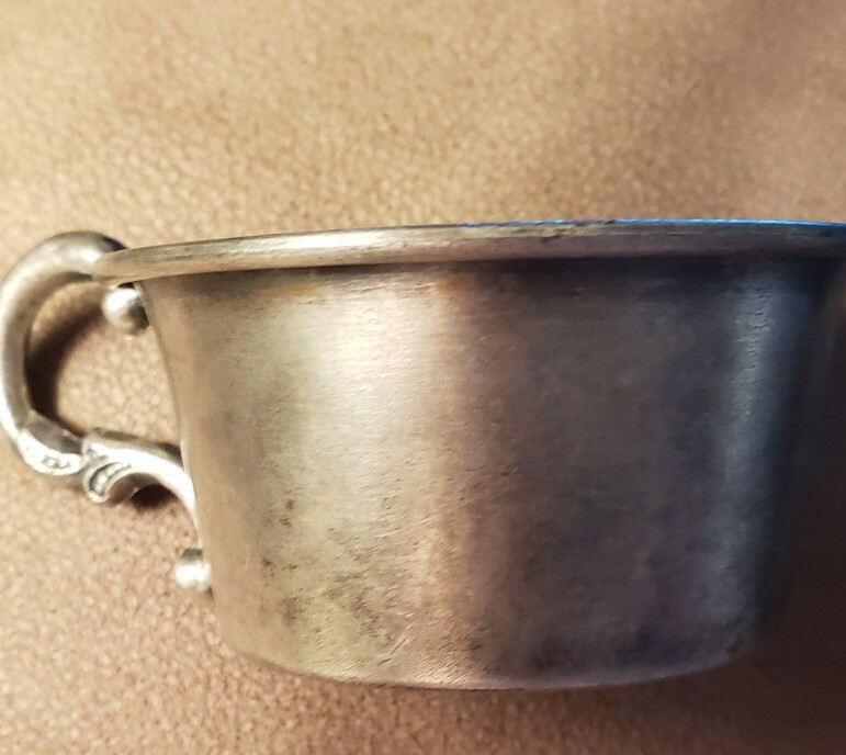 ANTIQUE QUADRUPLE PLATED CUP WITH HANDLE
