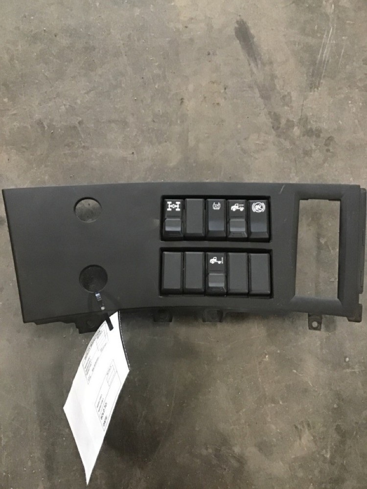 Volvo VNL 82756001 Dashboard Switch Panel