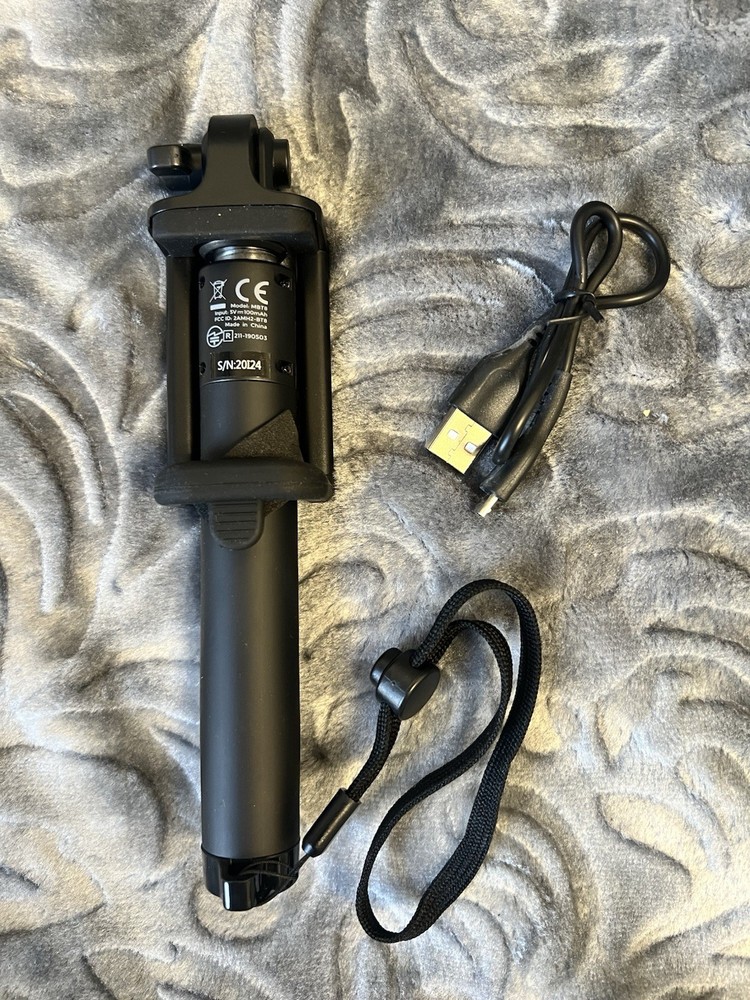 BlueTooth Selfie Stick Extendable Portable, Lightweight iPhoneSamsungSmartphone