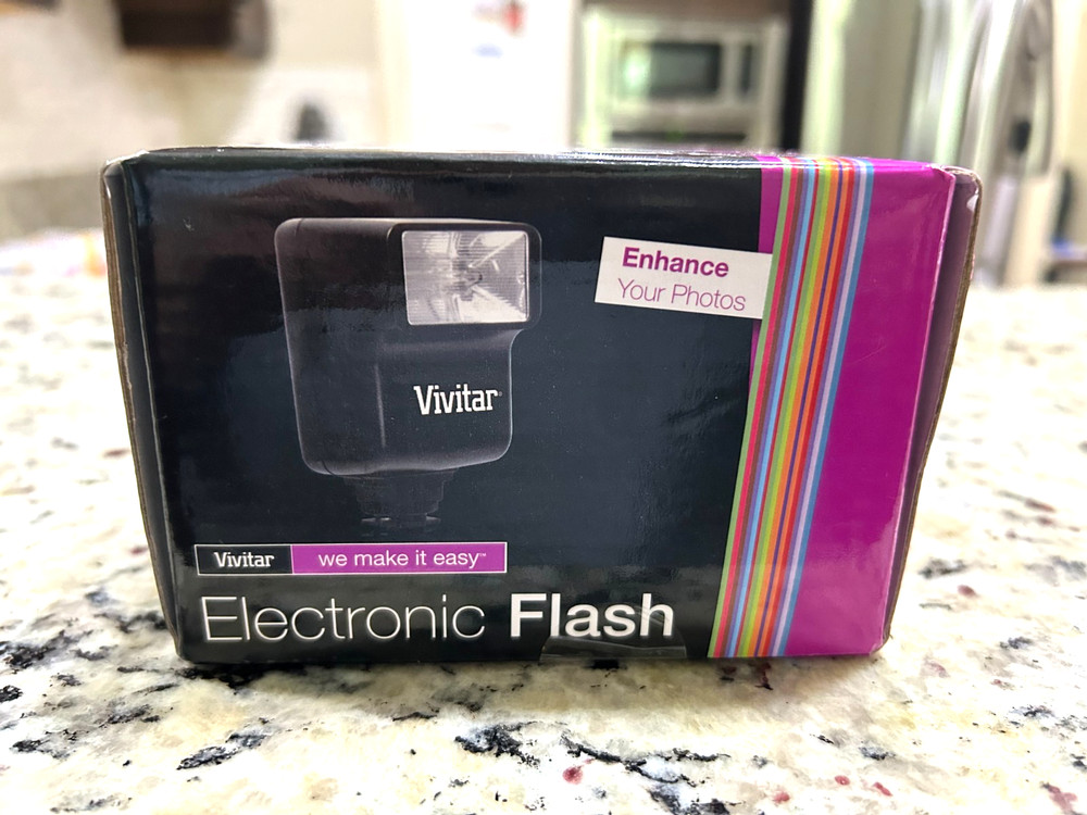Vivitar 2400M Automatic Electronic Show Mount Flash - NEW