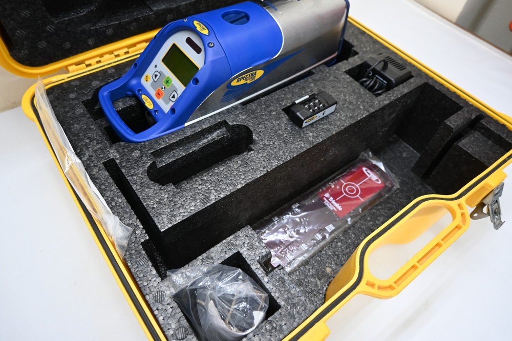 Spectra Trimble DG711 Precision Pipe Laser Kit