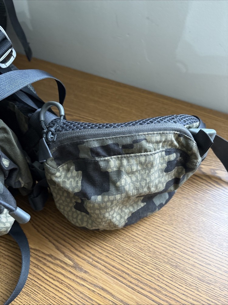 Kuiu Pro 3600 Verde Backpack Lumbar Support Adjustable Straps Carbon Pack Frame