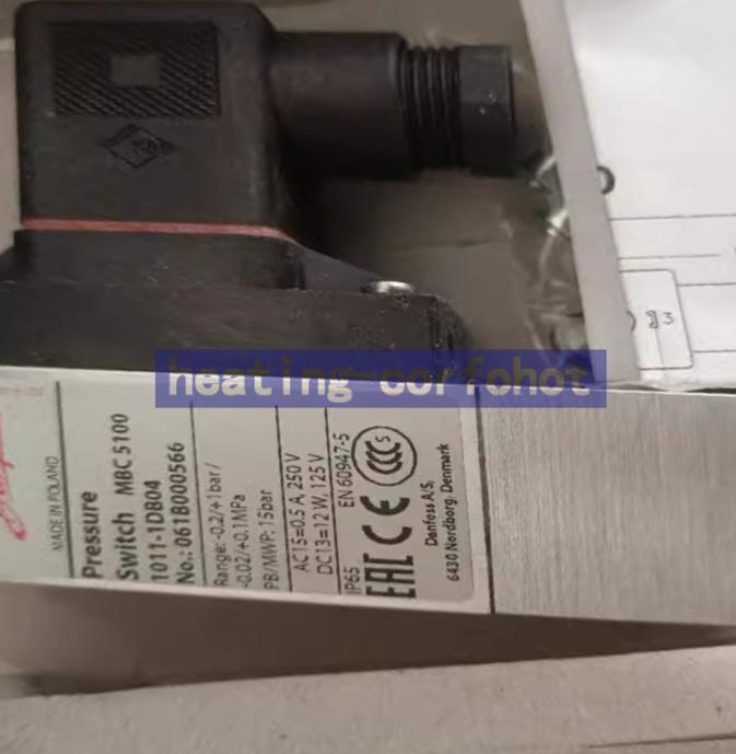 One New Danfoss 061B000566 pressure switch