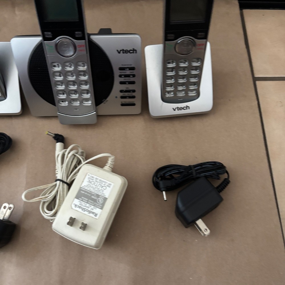 VTech 3 Handset Cordless Phone System w Base & Answering Machine Complete Tested