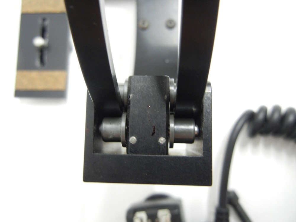 AA EngineeringRotating Flash Bracket with Promaster Flash cord for Nikon