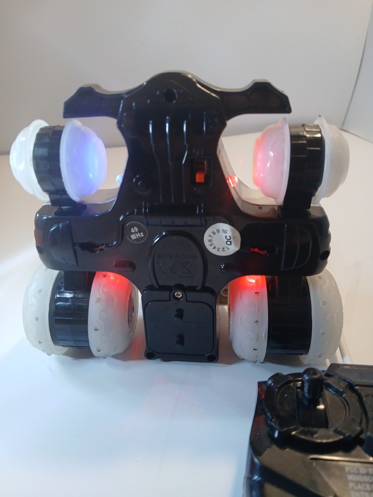 Mindscope HOVER-QUAD Mini Radio Control Stunt Action Light Up White