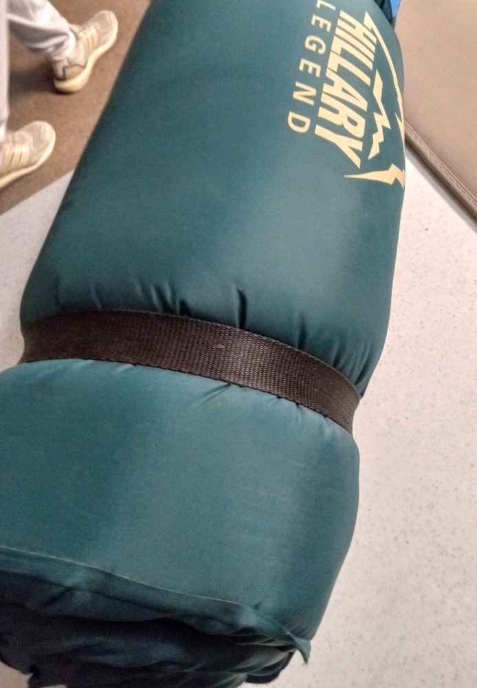 Vintage HILLARY LEGEND sleeping bag, possibly never used