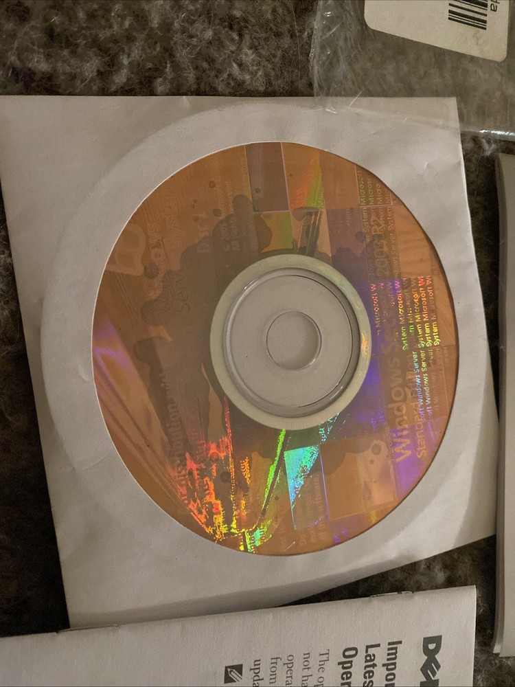 Microsoft Windows Server 2003 R2, 5 Licenses - New - Plastic Ripped