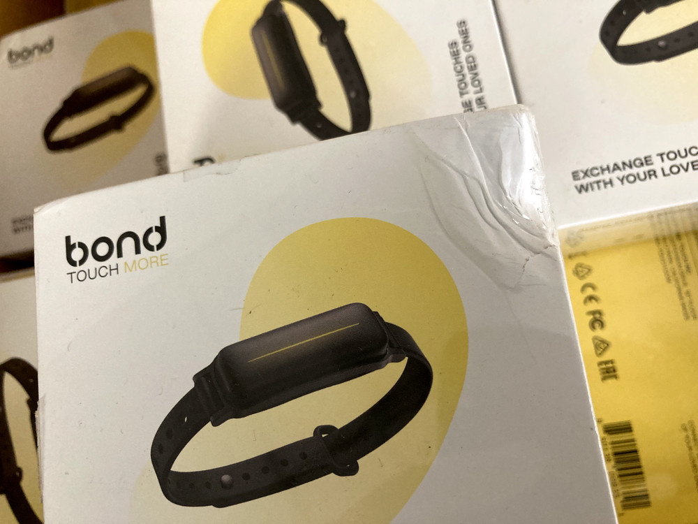 Bond Touch More **NEW IN BOX** Black/Black