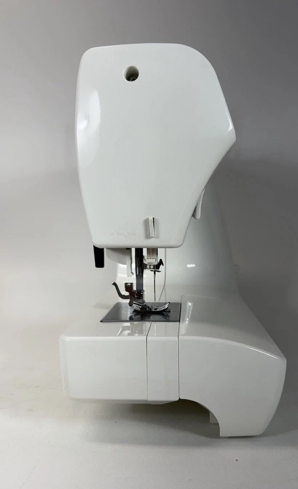 White Jeans Machine Model 1999 sewing machine