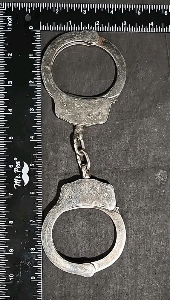 Vintage Handcuffs No Key (Stk77@14)