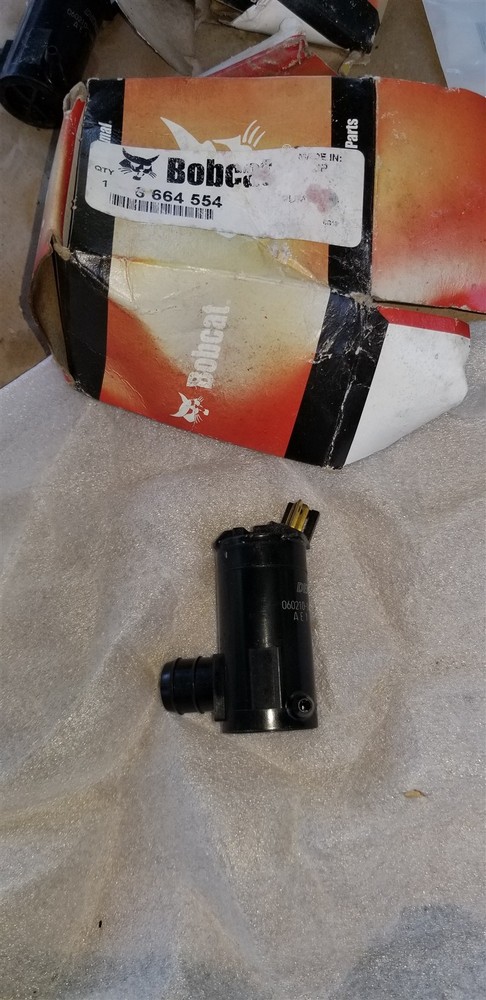 Bobcat windhsield washer pump 6664554