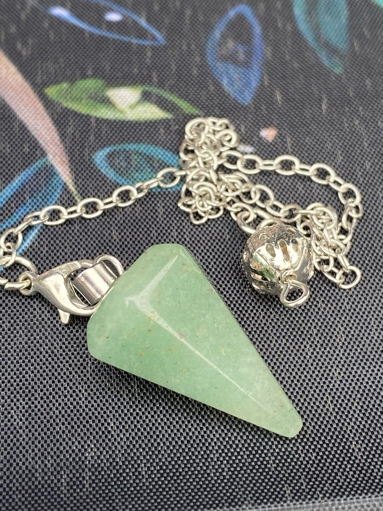 MAGICAL STONE PENDULUMS DIVINATION METAPHYSICAL