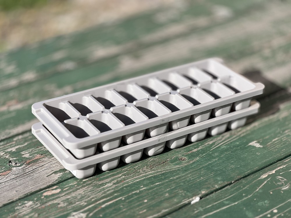 2-Pack ROOM ESSENTIALS Plastic Ice Cube Trays BPA-Free • Grey