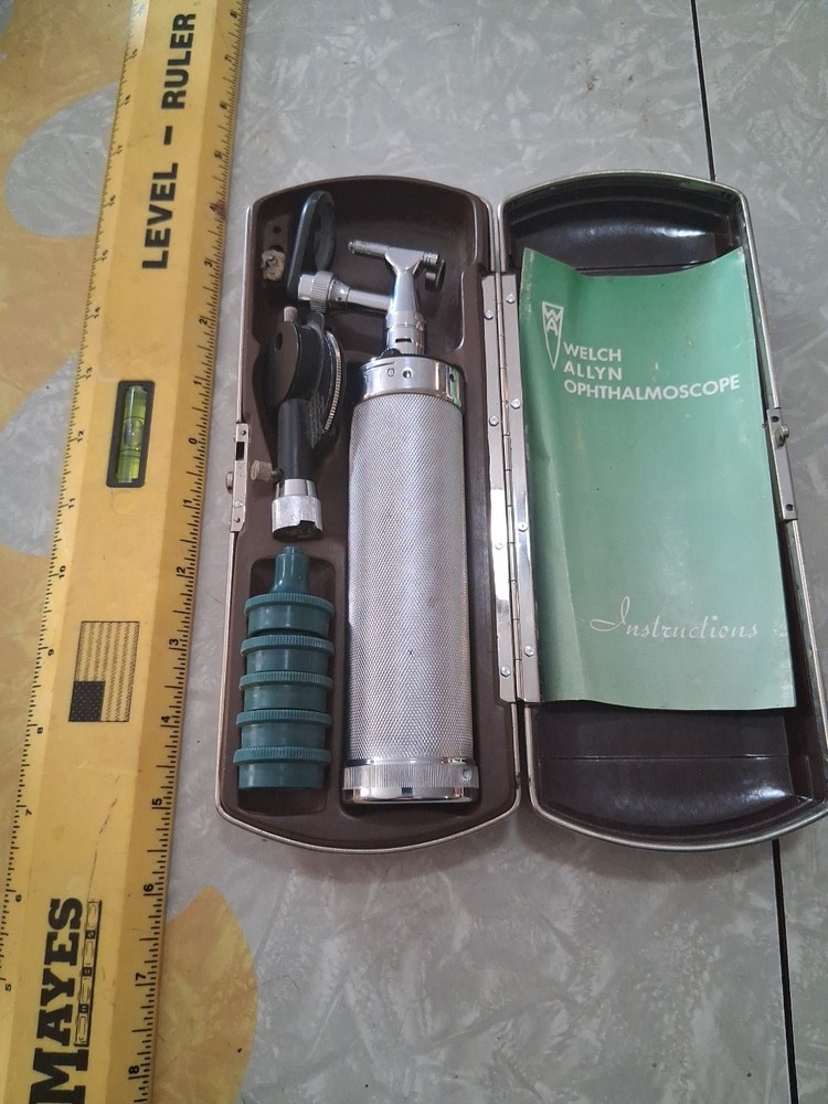 VTG Welch Allyn Ophthalmoscope Original Bakelite Case with Instructions Untested