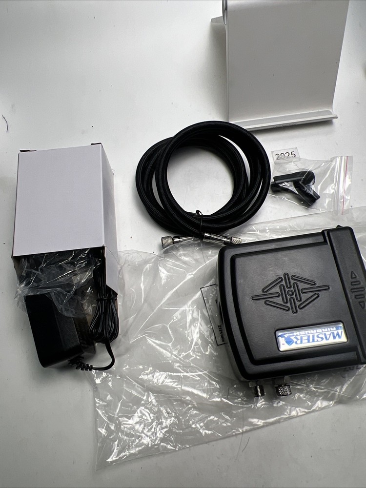 Master Multi-Purpose Airbrush MAs KIT-VC16-B22 System Kit with Portable Air Comp