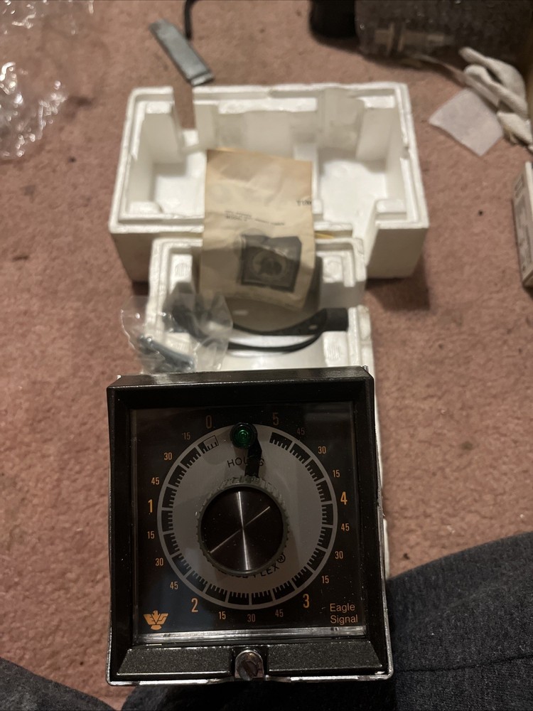 NEW DANAHER EAGLE SIGNAL HP58A6 TIMER 0-5 HOURS