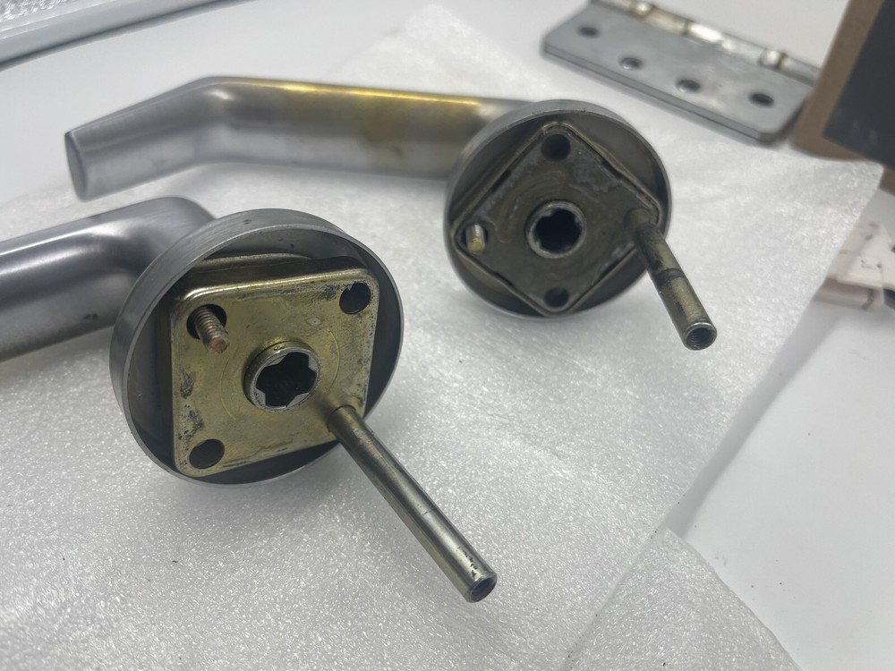 L9092EUP 06 626 00A RH schlage Electrically locking/unlocking (sold As Is)