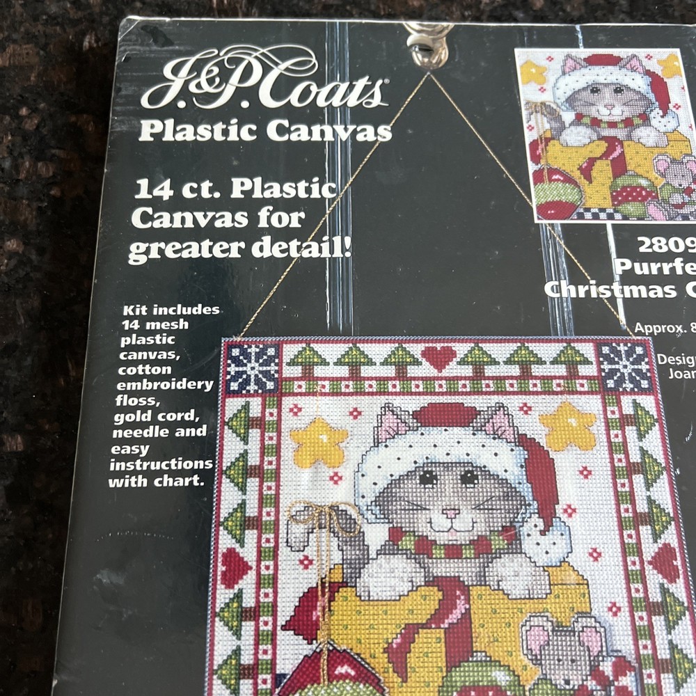 Plastic Canvas Kit ︱28090︱Purrfect Christmas Cat︱