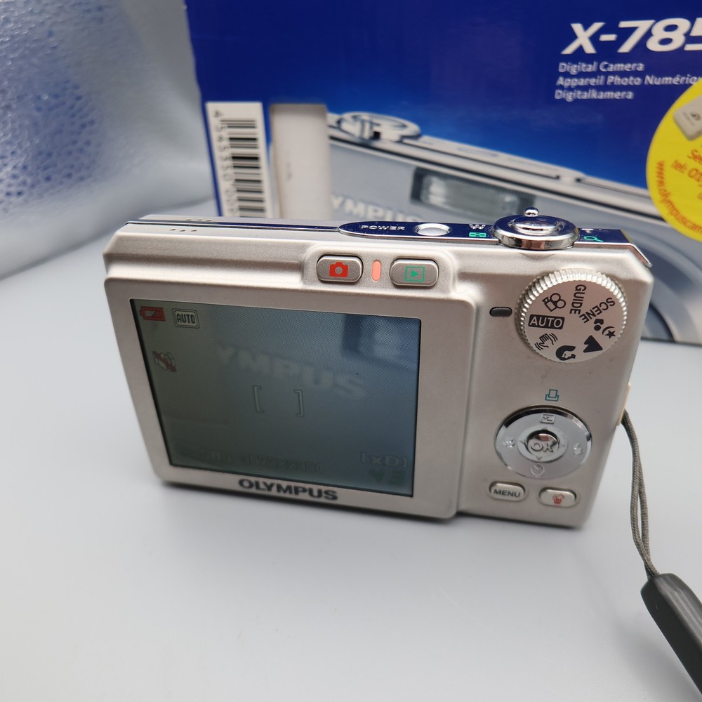 Olympus X-785 Digital Camera 7.1MP Silver Battery Weak With Box
