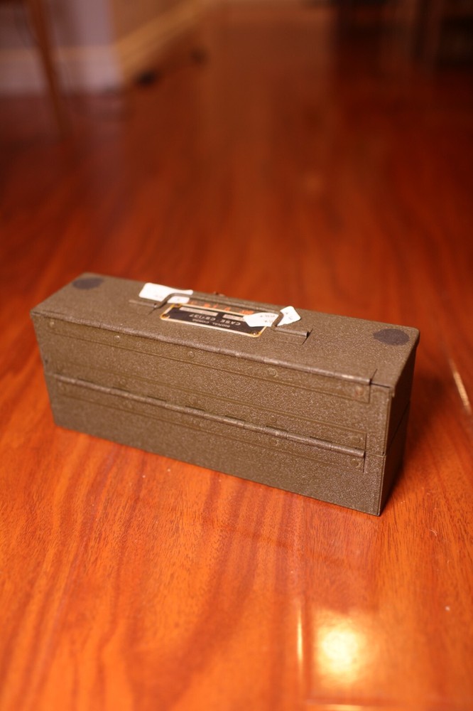 Signal Corps CS-137 Case w/ Frequency Quartz Crystals