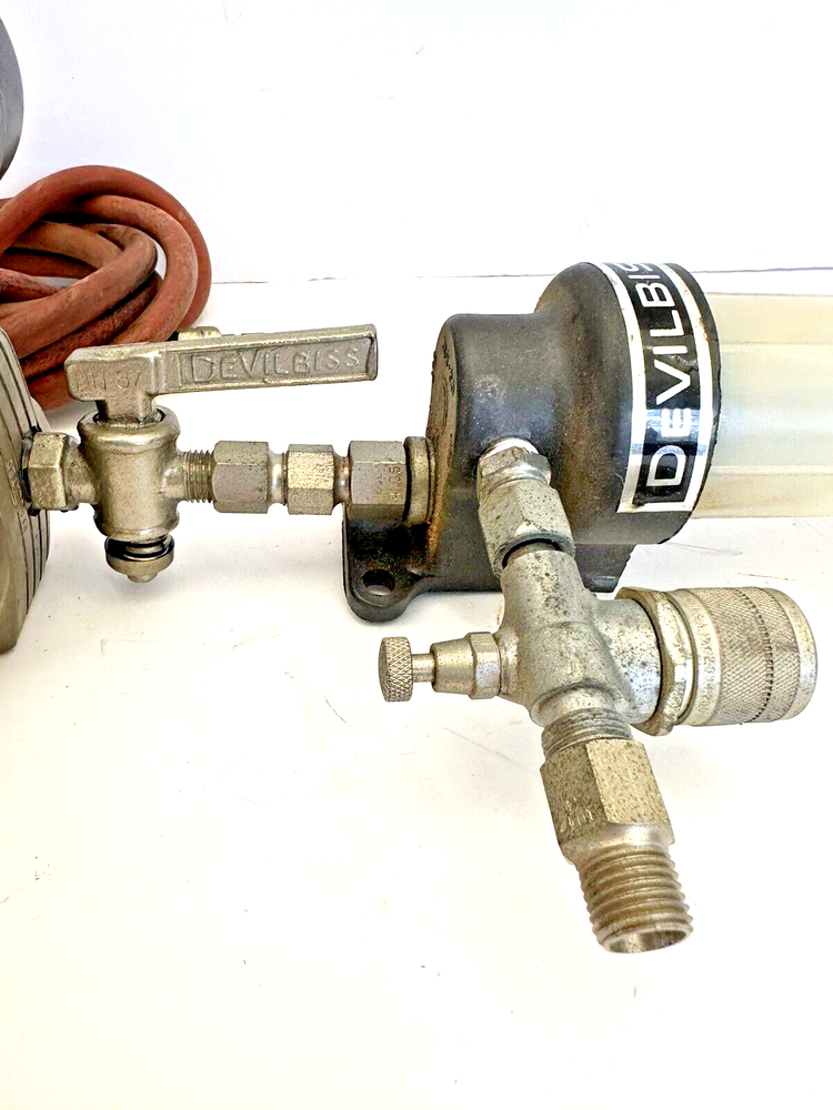 DeVILBISS Air regulator and water separator and hose