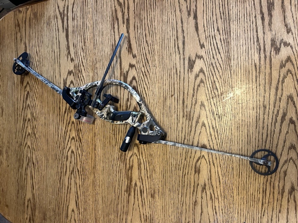 Hoyt ZR200 Compound Bow Left Hand No String