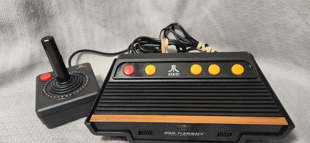 Atari Flashback 7 Video Game Console with 1 Wired Joystick. Tested Working