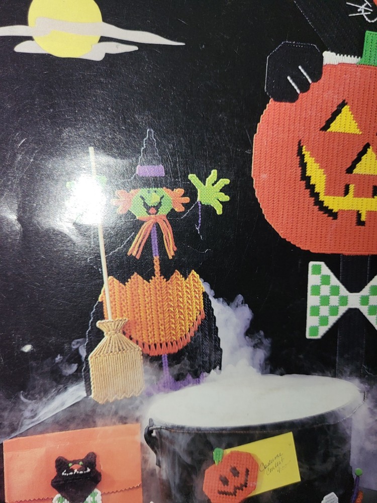 Leisure Arts Plastic Canvas Pattern Book Halloween Decorations Dick Martin