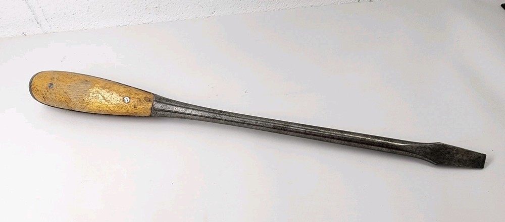 Vintage 16" Perfect Handle Screwdriver