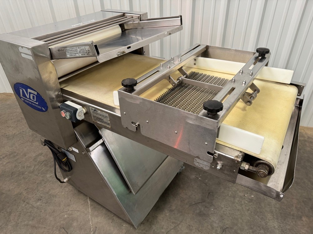 LVO SM24 24" Dough Sheeter